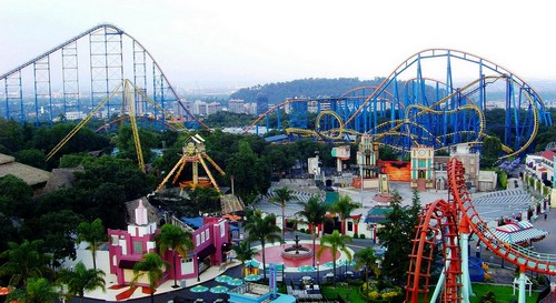 six-flags-parc-attraction