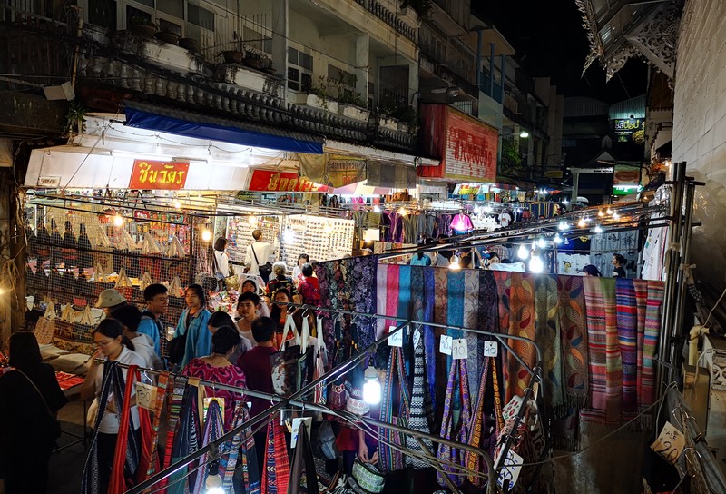 night-market-chiang-rai