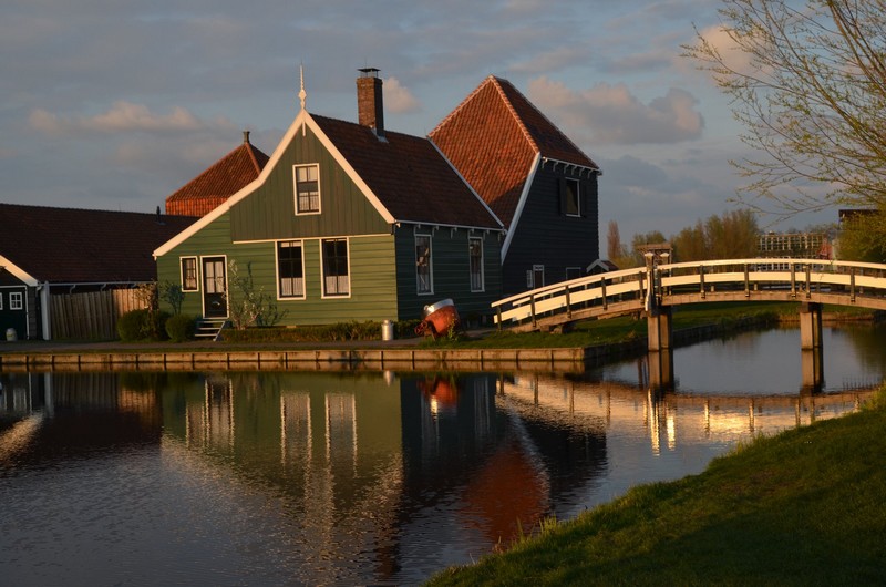 village-amsterdam-Alkmaar-LIsse-Sassenheim