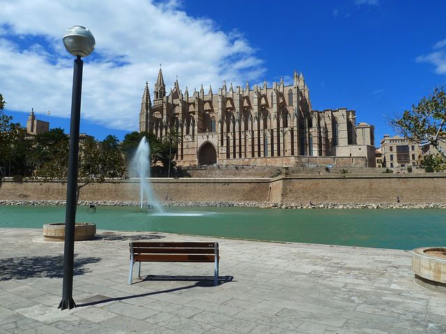 visite-guidee-en-francais-segway-cathedrale-palma
