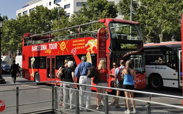 barcelona-arret-bus-touristique