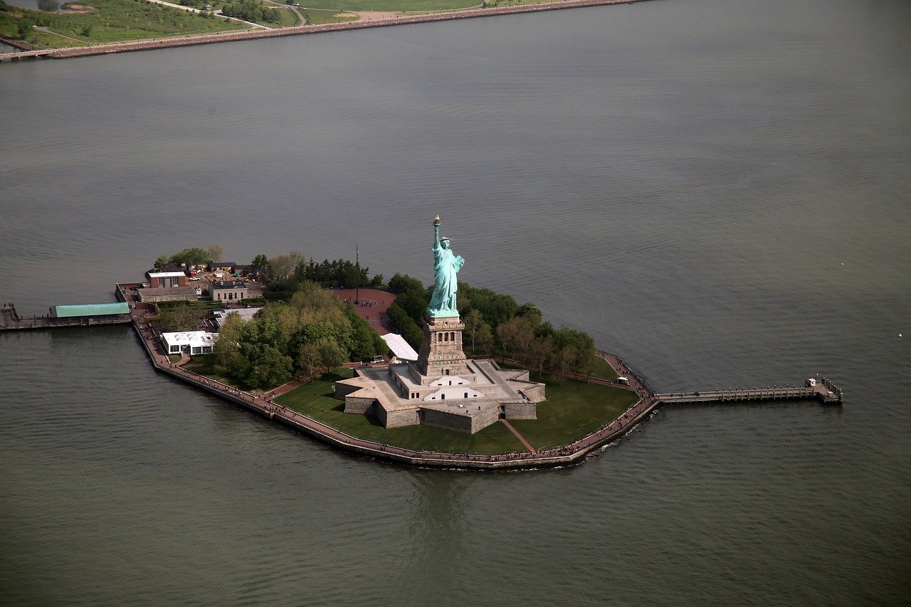 new-york-ferry-statut-de-la-liberte