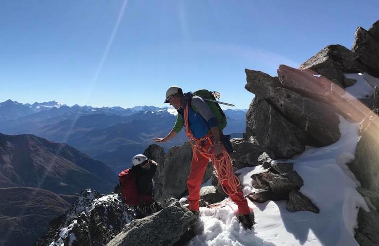 Journee-alpinisme-sur-les-aiguilles-crochues-chamonix