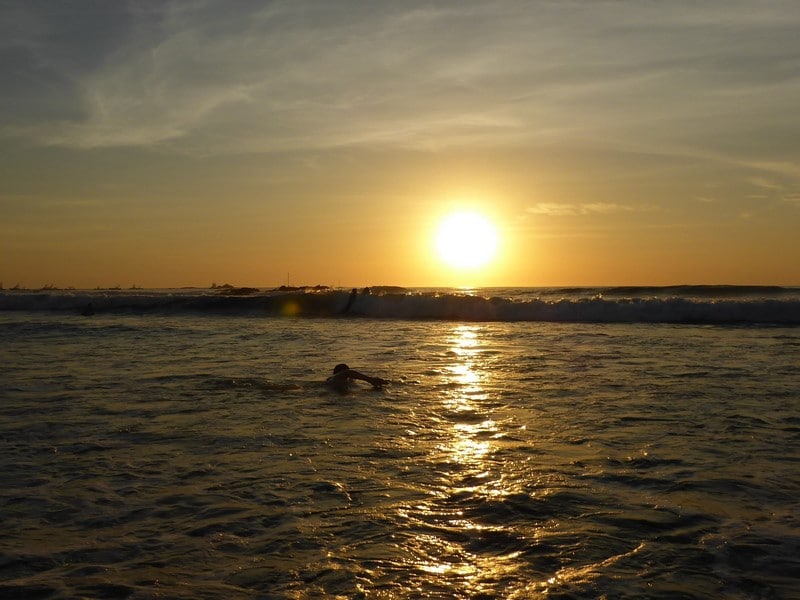 plage-coucher-soleil-tamarindo