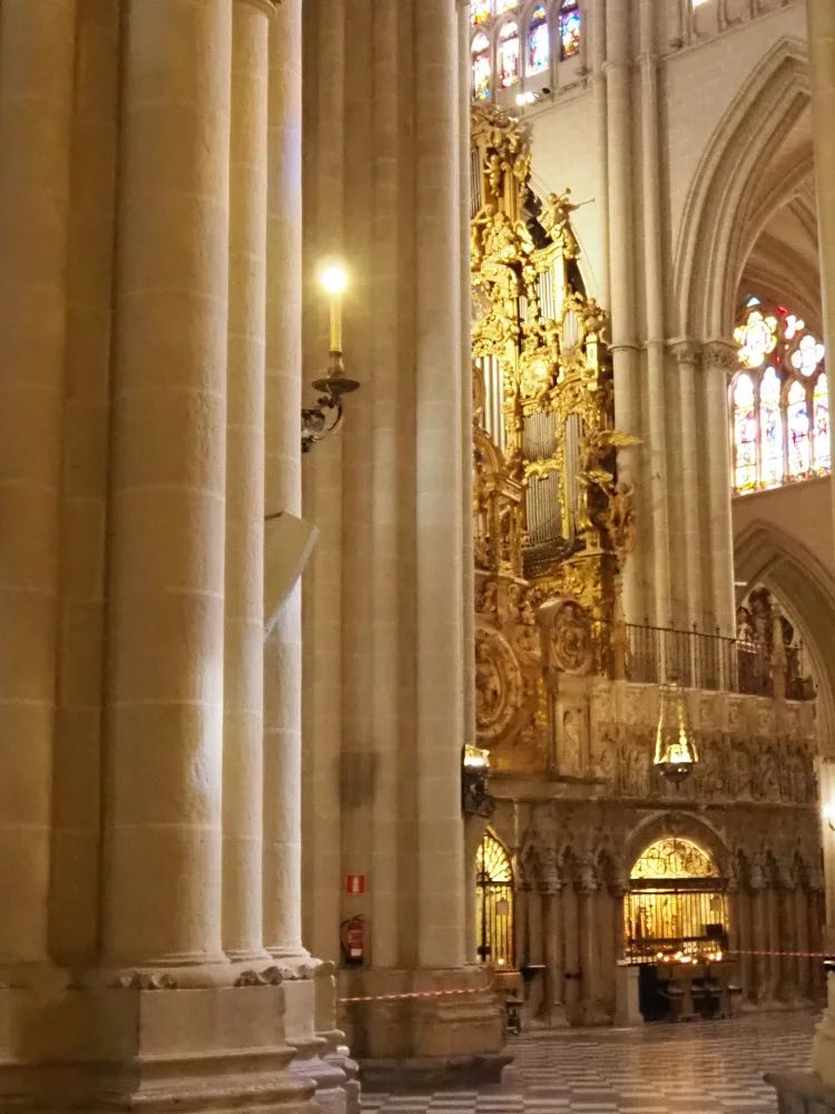 visite-guidee-interieur-de-la-cathedrale-de-tolede-en-francais